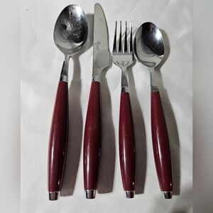 Fiesta Flatware 1 Setting - 4 Pieces Plum